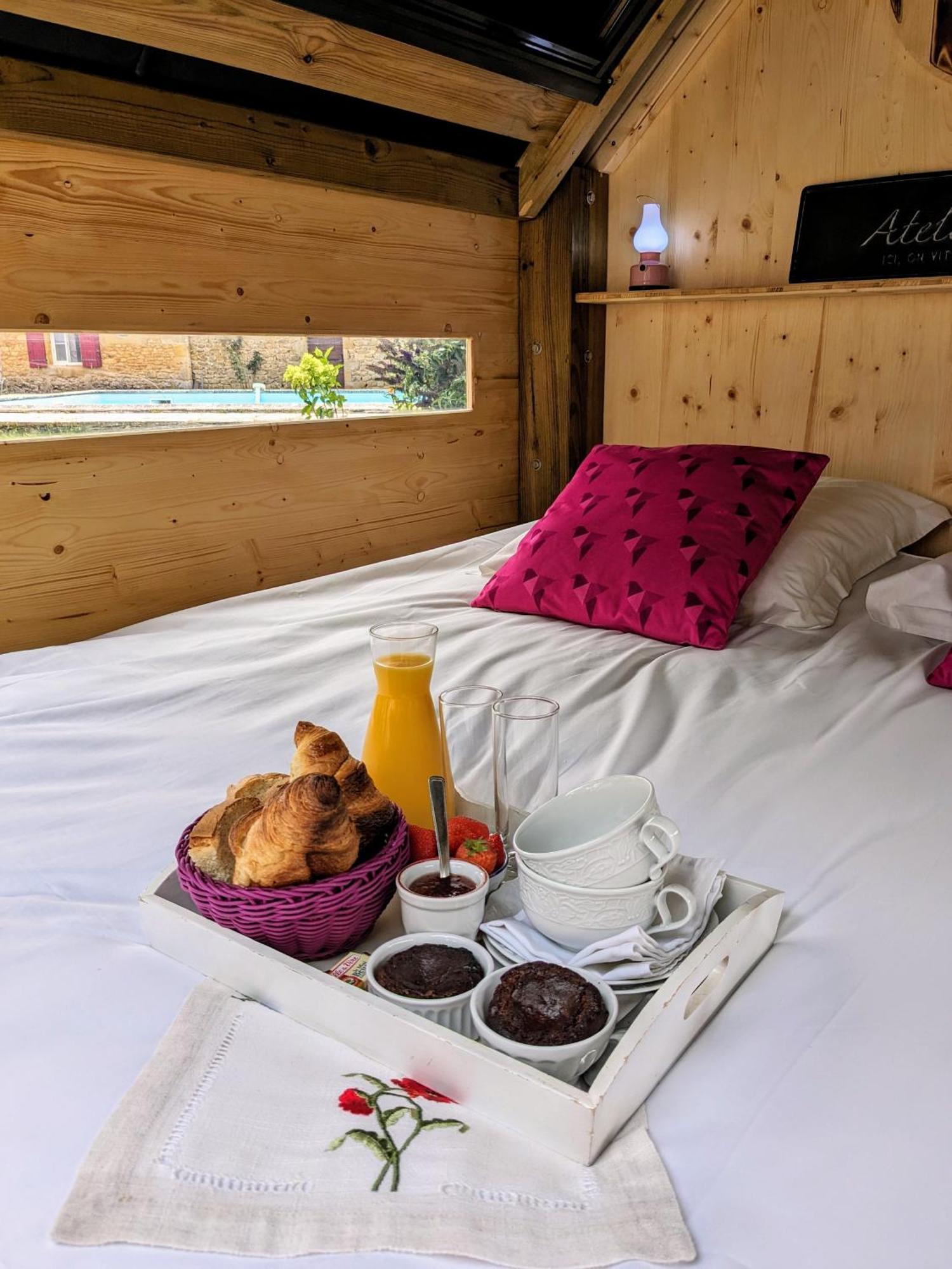 La Borie Du Chevrier Hotel Sainte-Croix-de-Beaumont Екстериор снимка
